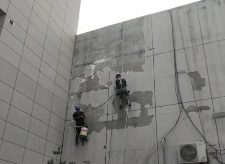 科尔沁右翼中楼顶漏水维修公司分享下科尔沁右翼中外墙防水的注意事项